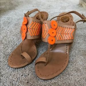 Tory Burch sz 10 leather, nude with orange accent
